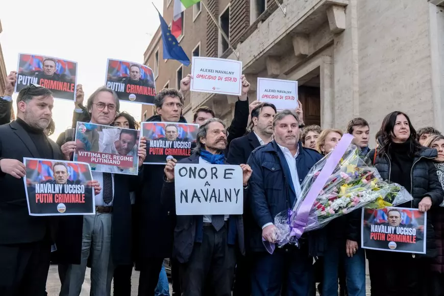 Proteste după anunțul morții lui Navalnîi. În mai multe țări europene oamenii strigă: „Putin este un ucigaș” | VIDEO