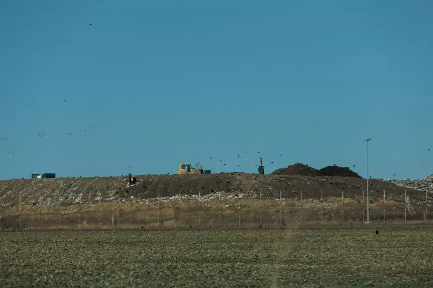 REPORTAJ. Dezastru ecologic finanțat cu 64 de milioane de euro, bani europeni, în județul Suceava: un sat depopulat și un munte pierdut