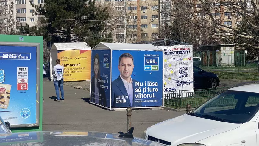 FOTO. Orașele țării sunt împânzite de bannere și afișe cu candidații la locale. ”Pare o ciudățenie, dar nu încalcă legea”