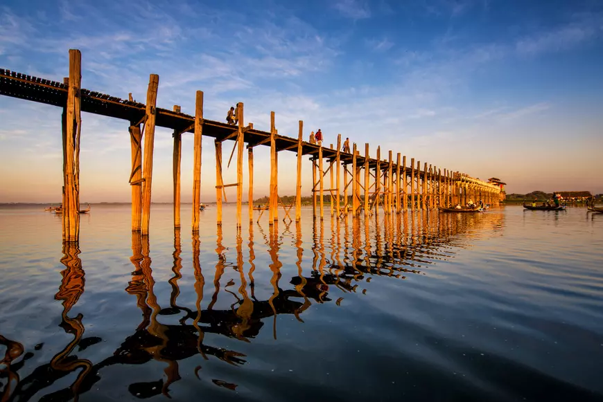 Cele mai înspăimântătoare poduri din lume - Imagine cu Podul U Bein din Myanmar.