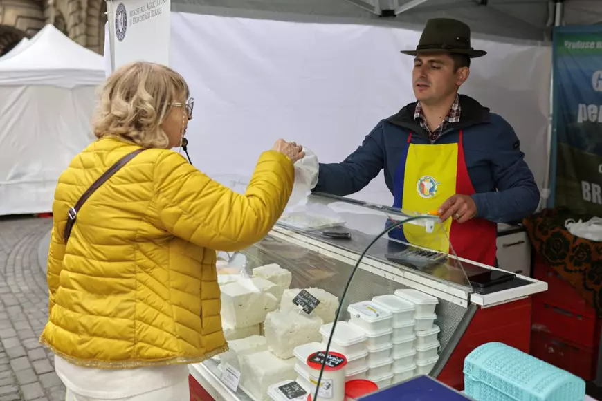 „Scumpe, dar de calitate”. Agitație la „Târgul de Florii”, din curtea Ministerului Agriculturii - FOTO
