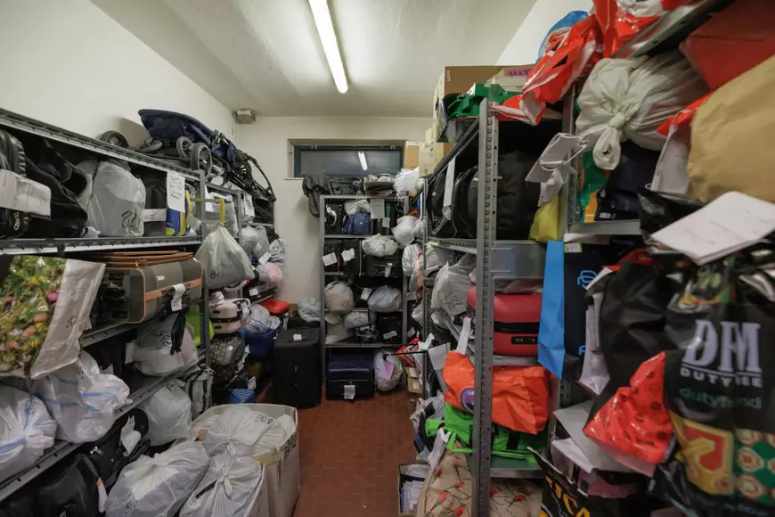 Ce se întâmplă cu miile de bagaje uitate anual în Aeroportul Otopeni. „Absolut toate sunt verificate de SRI”