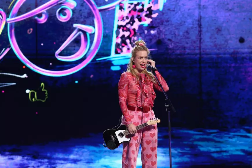 Ultima ediție de audiții la „iUmor”, sezonul 16. Jessica Karlen, din Suedia, va prezenta un moment de stand-up comedy