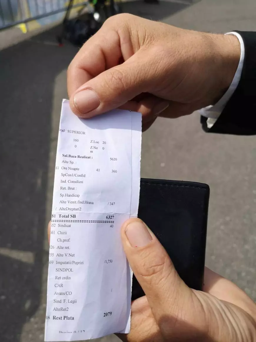Protest al poliţiştilor locali la Guvern. Vor spor de 75% pentru weekend și sărbători lucrate: „Noi murim la datorie, voi ne blamați!”
