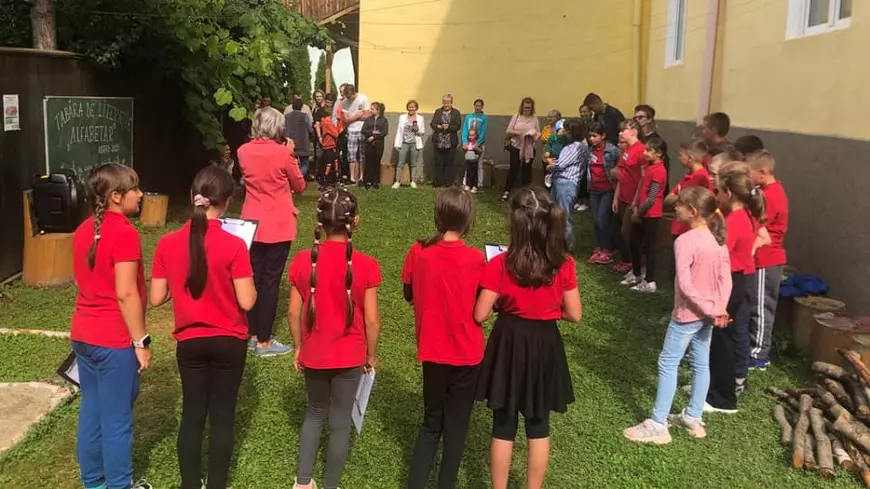 Liliana Mursa, învăţătoarea care a renunțat la bănci și la catedră: „Eu nu rezonez cu modelul tradițional, vreau altceva pentru copii. Un mediu mult mai cald și mai apropiat de realitate”