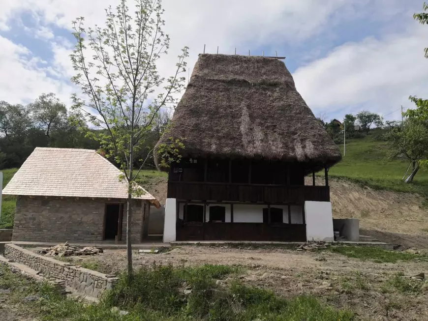 Transapuseana, drumul care scoate din izolare una dintre cele mai frumoase zone ale României. „În 30 de minute ești în mijlocul unui peisaj sălbatic”