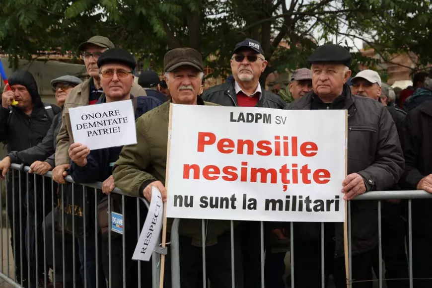 Pensionarii militari, protest la Bucureşti. Ei reclamă „incoerenţa legislativă şi discriminarea”