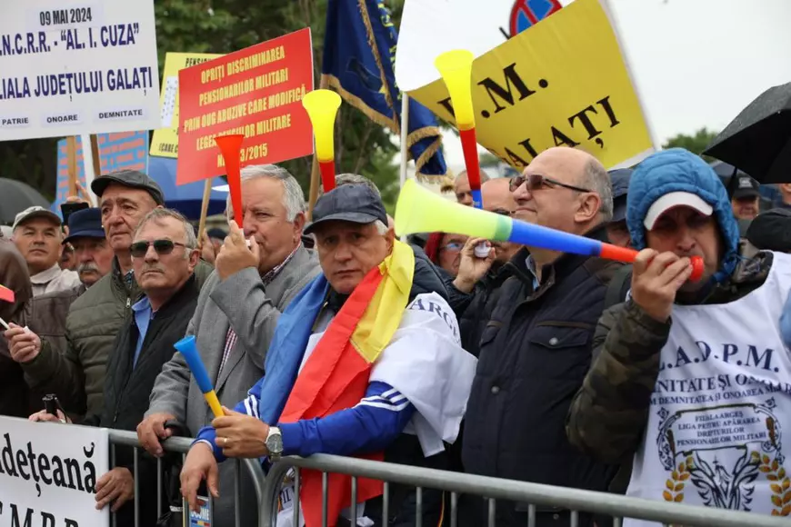 Pensionarii militari, protest la Bucureşti. Ei reclamă „incoerenţa legislativă şi discriminarea”