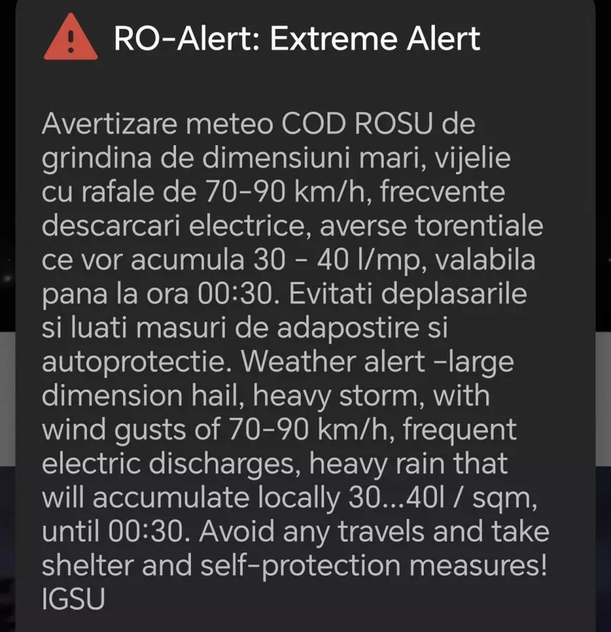 Cod roșu de furtună în București și în Ilfov: vijelie, grindină de mari dimensiuni, ploi torențiale. Curse aeriene deviate spre Bulgaria. A fost emis mesaj prin Ro-Alert
