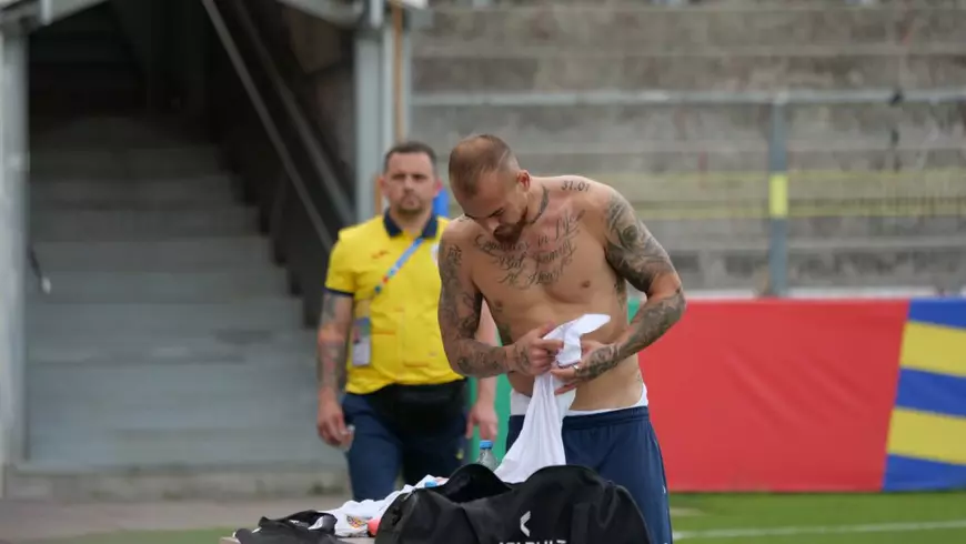 EURO 2024 | Au fost 16! Antrenament în efectiv redus, Edi Iordănescu a lăsat 10 jucători să se odihnească la hotel