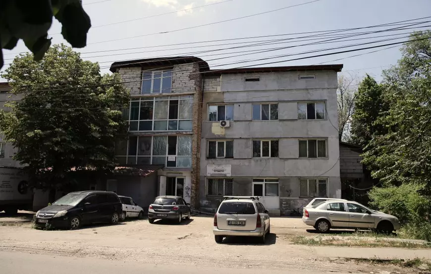 REPORTAJ | Pe urma celor 129 de voturi verzi pe pereți pentru UDMR, în Videle, Teleorman. Localnic: „Unguri nu știu, nu cunosc, dar chinezi avem destui!”