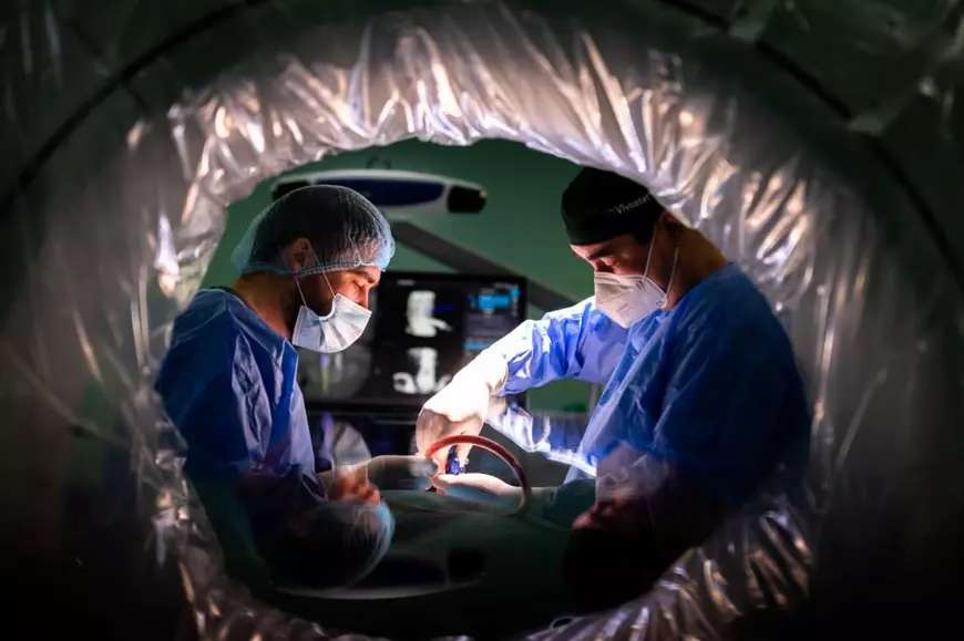 Caz rar la Iași. Cum au reușit medicii să redea vederea unui bărbat care a ajuns la spital cu un ochi aproape ieșit din orbită