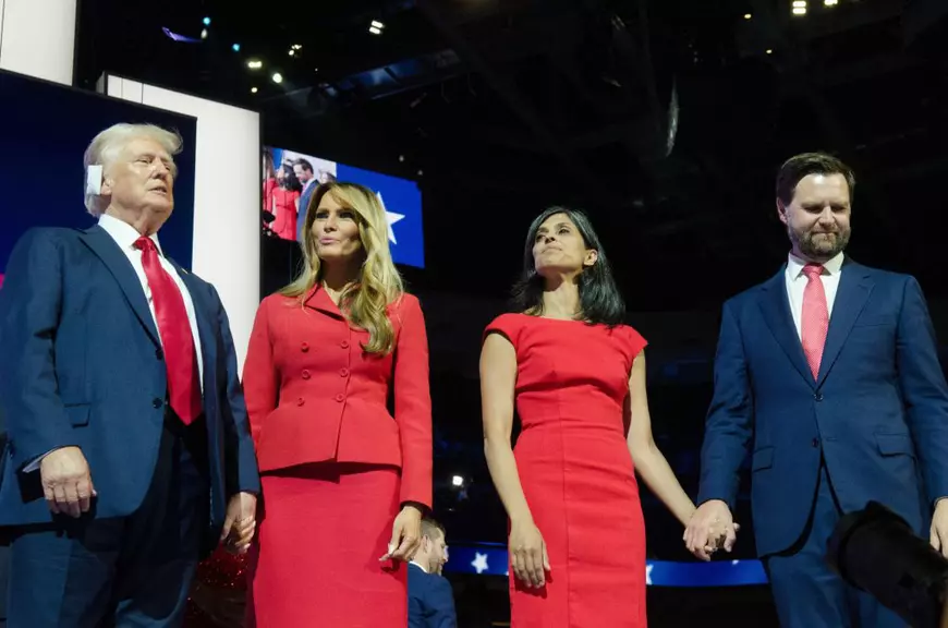 Melania, apariție strălucitoare la discursul lui Trump: „Arăta mai degrabă ca și cum ar defila pe un podium. Face doar ce vrea ea”