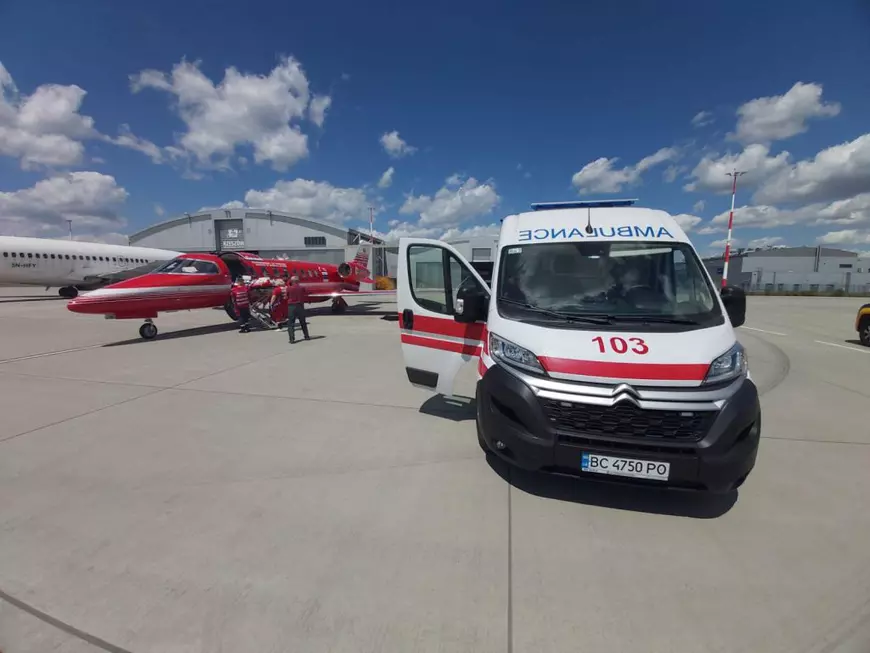 Misiune DSU: Soldat ucrainean grav rănit, transportat cu o aeronavă SMURD din Polonia în Ţările de Jos