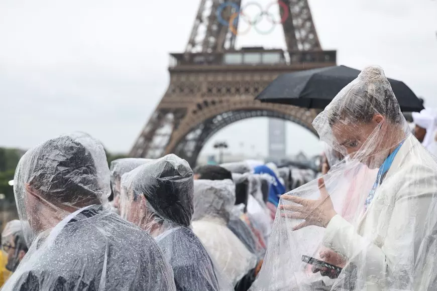 FOTO & VIDEO | Ceremonia de deschidere a Jocurilor Olimpice de la Paris 2024. Nadia Comăneci a purtat torța olimpică. Cristian Măcelaru a dirijat Orchestra Națională a Franței