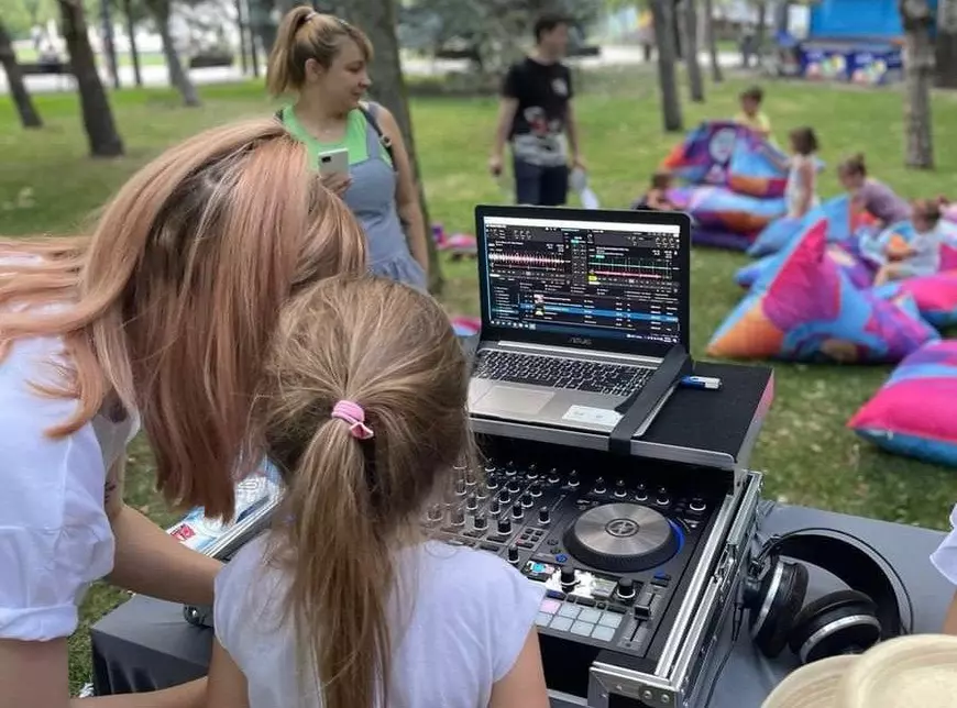 La Radio Boot Camp, copiii experimentează gratuit meseria de jurnalist