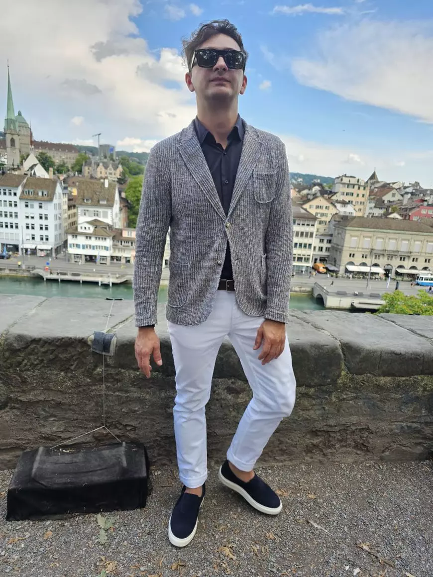 INTERVIU. Sabin Ciornea, asistentul europarlamentarei Carmen Avram: „Mi-a luat săptămâni să mă descurc pe drumul de la intrarea în Parlamentul European până la biroul în care lucram”