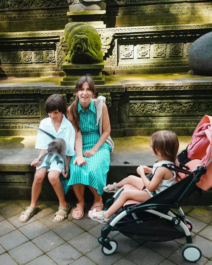 Copiii Danei Rogoz au hrănit peștii cu biberonul, în Bali: „A fost foarte drăguț”. Imagini din vacanța vedetei cu familia