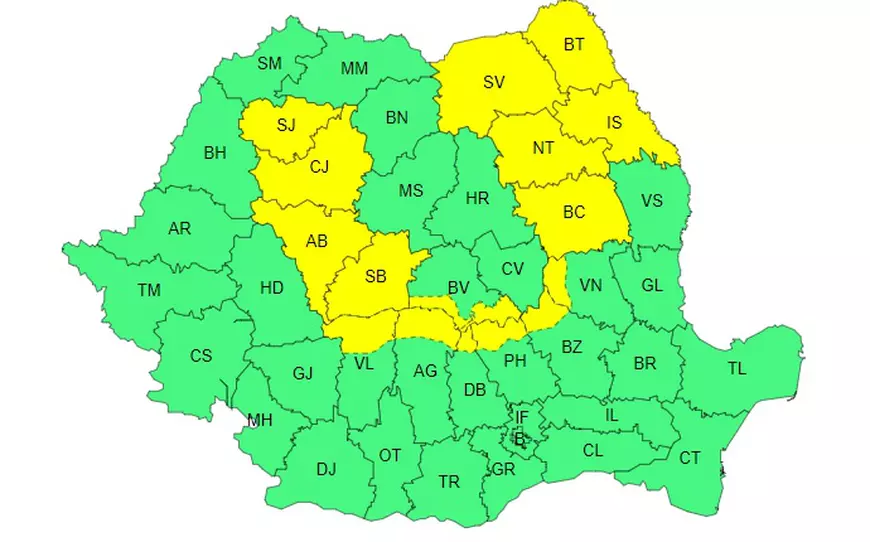 Cod galben de furtuni în 16 judeţe din ţară. Alte 5 judeţe sunt sub avertizare de caniculă. Harta zonelor vizate
