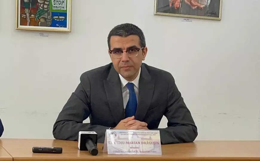 Cine poate „trage cu ochiul” în laptopurile judecătorilor. Magistrat: „S-a intrat deja în calculatoare de pe un cont al unui fost angajat al Ministerului Justiției, acum decedat”