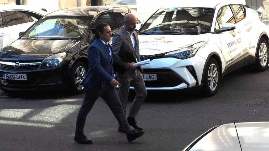 Judecătoarea din procesul de trafic de droguri al lui Vlad Pascu a anulat interceptările din dosar care o incriminau pe mama acestuia