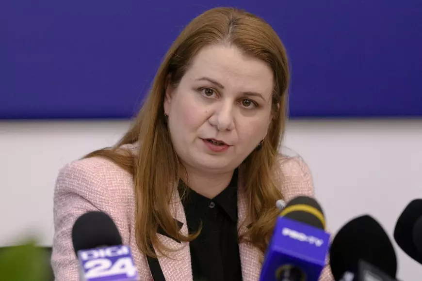 Isteria generată de contractul educațional. Unii părinți cred că-și cedează copiii statului dacă-l semnează: „Nu veți mai avea niciun control!”