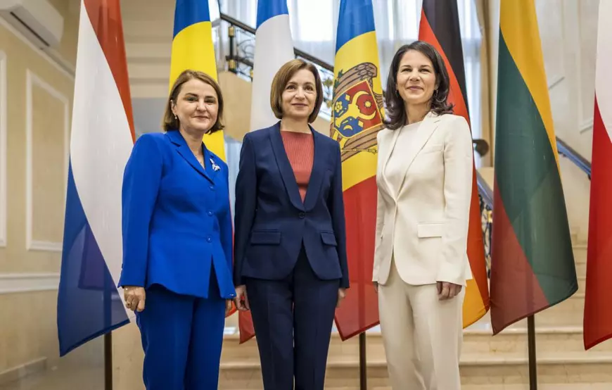 Maia Sandu (centru), alături de Luminița Odobescu (stânga) și Annalena Baerbock Foto: Profimedia