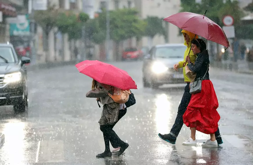 Însemnări din mijlocul unui ciclon care n-a mai venit