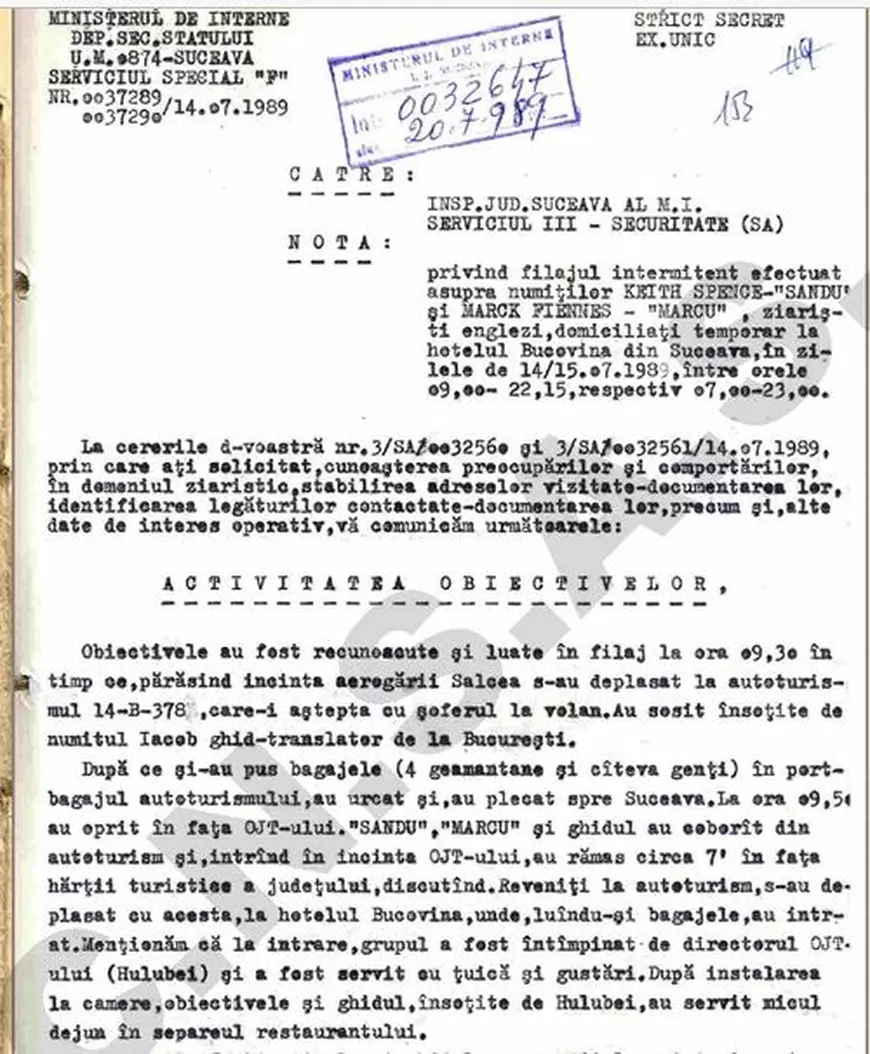Securitatea comunistă, pe urmele fotografului Mark Fiennes. Tatăl celebrilor actori Ralph și Joseph Fiennes a vizitat România în iulie 1989