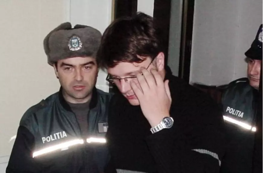 Cazul celor doi studenţi care au îngropat de viu un copil, la Mangalia, după ce i-au ucis părinţii: „Nu mai avea de ce să trăiască”. Ce fac azi criminalii