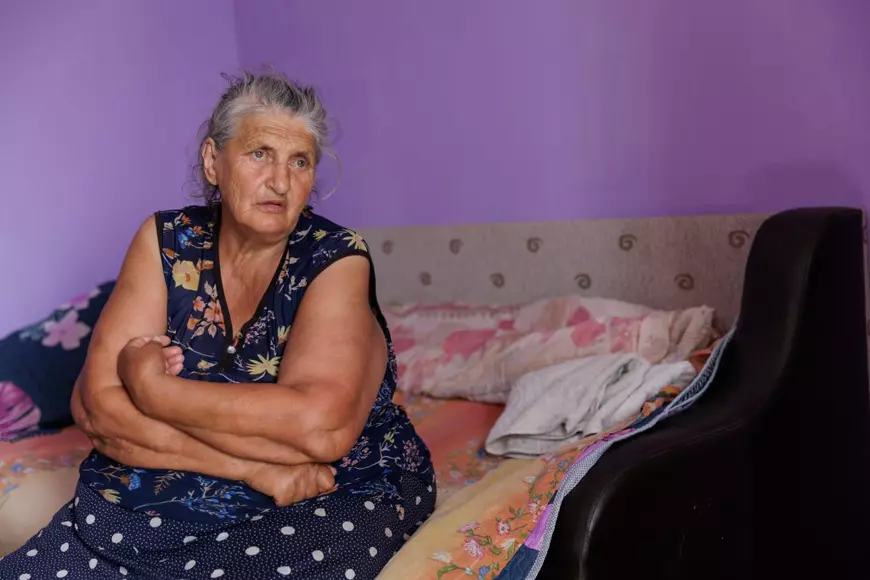 Pe urmele lui Ionuţ Geană, copilul dispărut după ce a fost dus de rude la un saivan din Tulcea unde era „om de curte”.  „L-am văzut când pleca cu o maşină roşie, cu unu’ tatuat”