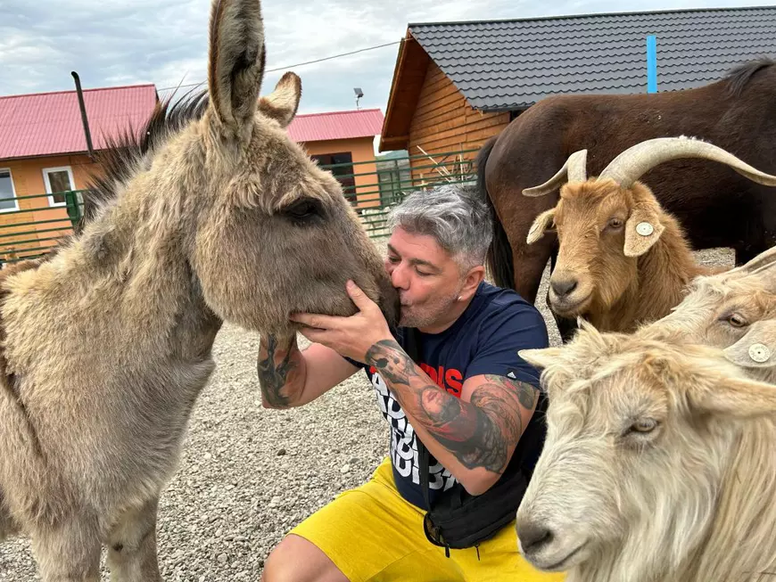 PAPI LAND - Prieteni pe viață este cel mai recent reality show dedicat iubitorilor de animale și difuzat de Prima TV