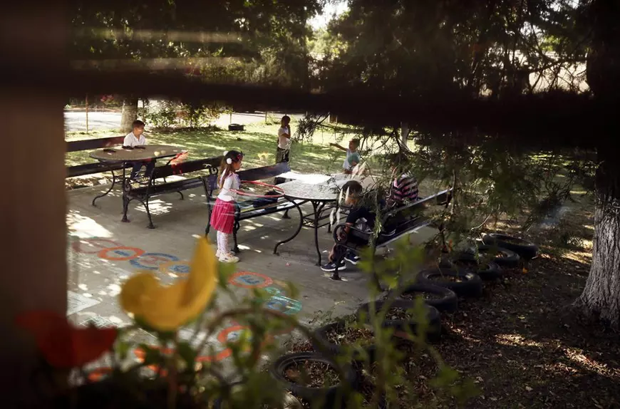 Babadag, oraşul nunţilor între copii. Explicaţia autorităţilor care nu intervin: „Comunitatea e una închisă şi deseori refuză să comunice în limba română”