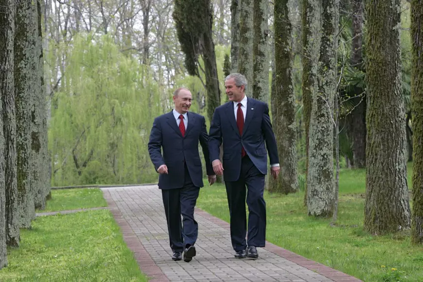 Vladimir Putin și-a demolat vila la care s-a întâlnit cu președintele american George W. Bush. „Se simțea amenințat” | VIDEO