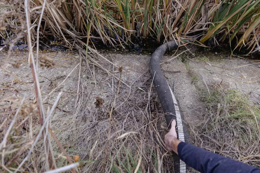 Cernobîlul de la Valea Călugărească, Prahova. Prefectul Emil Drăgănescu suspendă interdicția dată de autoritățile locale privind depozitarea de deșeuri periculoase în comună