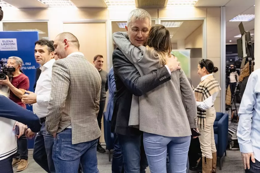 Cum au trecut Elena Lasconi și liderii USR prin noaptea cea lungă, când te culci cu un electorat și te trezești cu altul