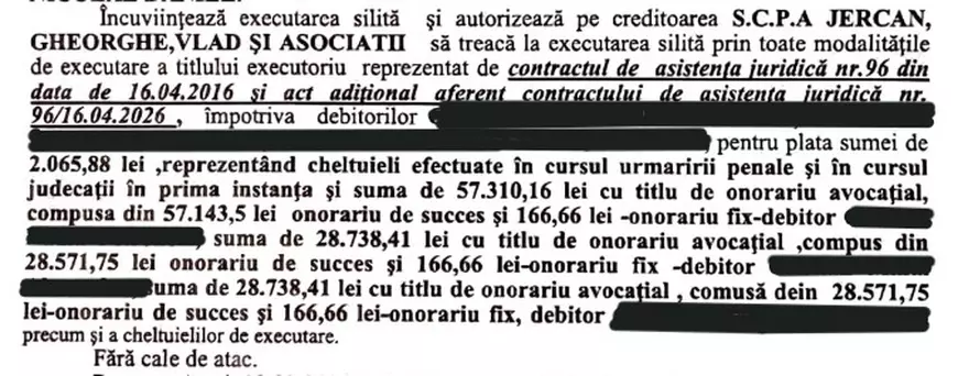 Un copil grav rănit într-un accident de autocar este executat silit de avocați. Întâi, aceștia s-au îndreptat împotriva tatălui
