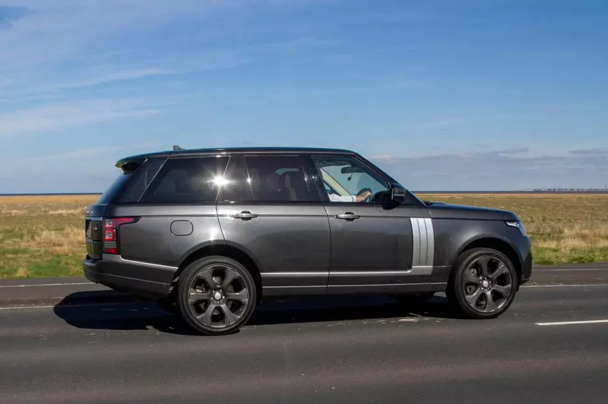 Mașinile second-hand din România și-au schimbat proprietarul de până la 24 de ori. Campion este un Mercedes-Benz ML Class din 2005