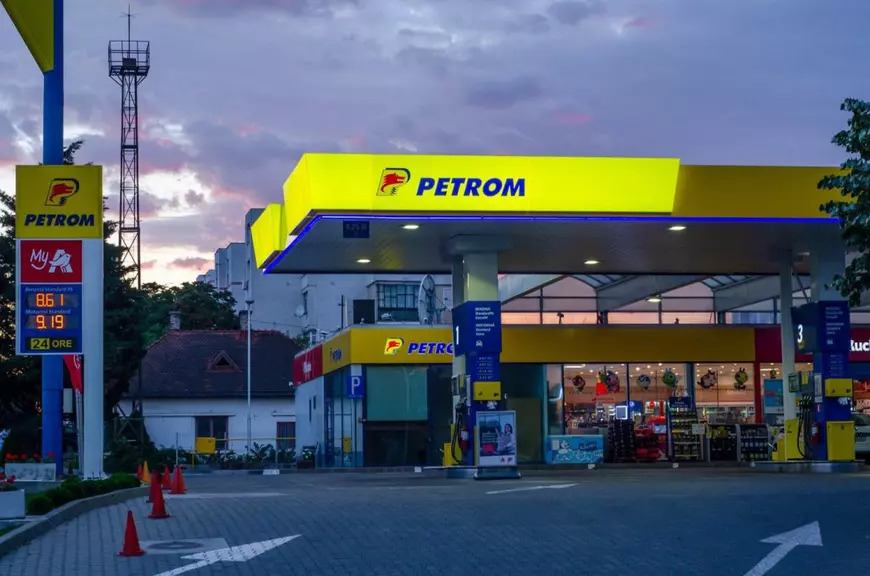 Prețurile carburanților au crescut din nou. Analiștii urmăresc evoluția pieței din ultima lună
