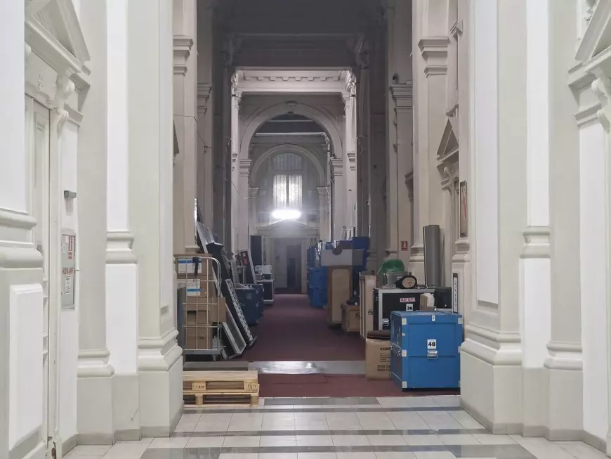 Patrimoniul Muzeului Național de Istorie, în pericol. Guvernul nu oferă banii necesari mutării acestuia într-un sediu provizoriu. „E inestimabil. Dacă se pierde, o să fim niște copii fără mamă, fără tată, fără acte” 