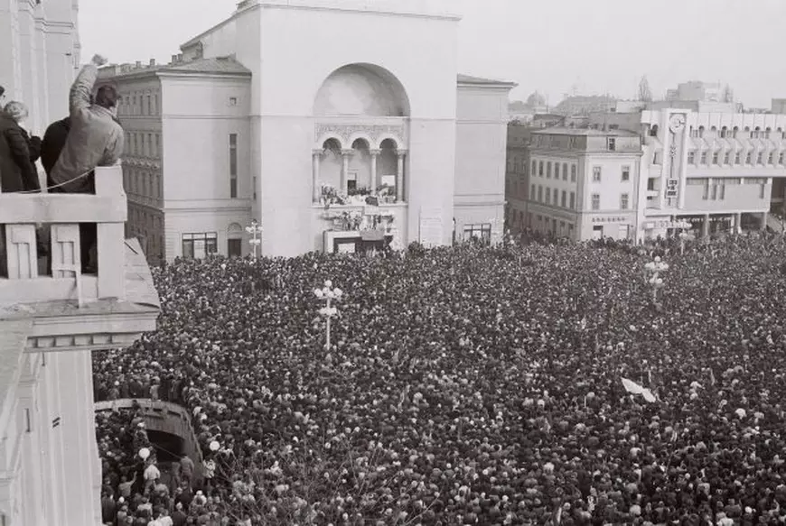 „A căzut tirania!”. Manifestul tipărit după ce Timișoara a devenit primul oraș liber de comunism din România. Organizarea de alegeri libere, în capul listei
