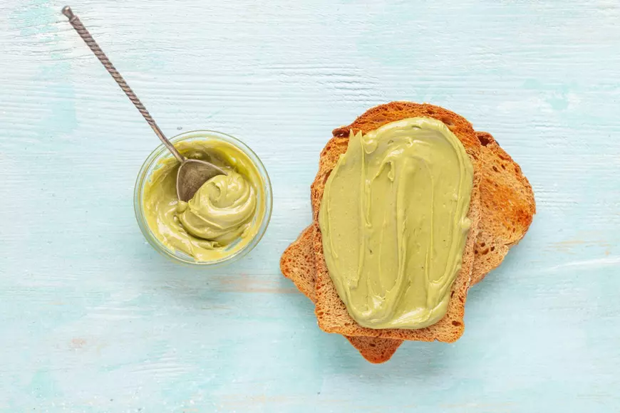 Cremă de fistic cu ciocolată albă