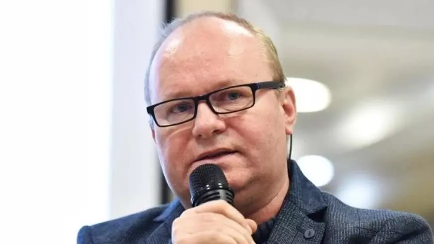 Profesorul universitar care l-a criticat pe David Popovici pentru că și-a cumpărat o mașină de lux: „Decizia, extrem de neinspirată. Mai bine investea”