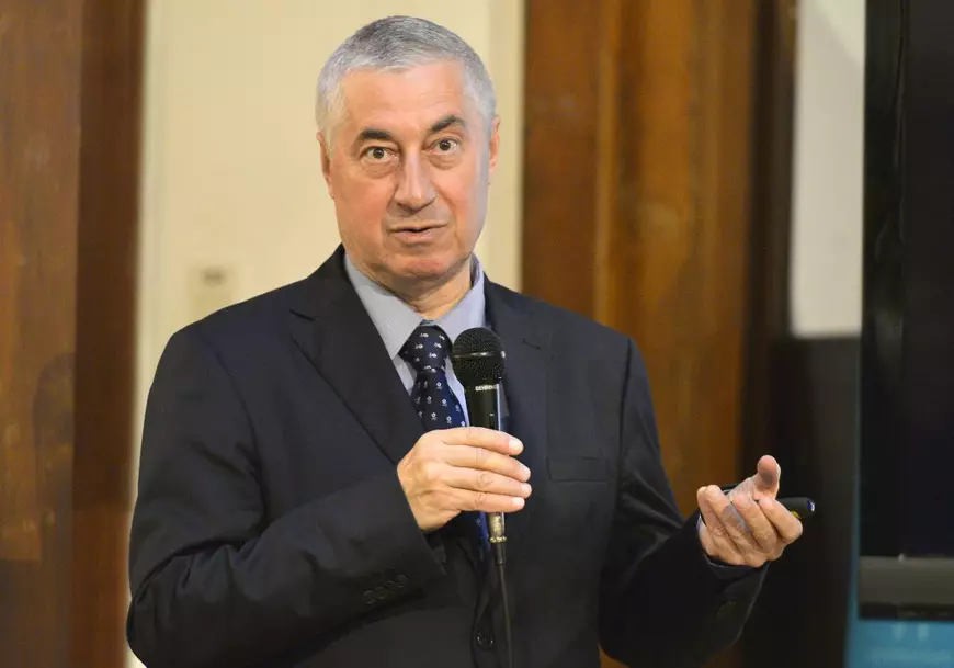 Patrimoniul Muzeului Național de Istorie, în pericol. Guvernul nu oferă banii necesari mutării acestuia într-un sediu provizoriu. „E inestimabil. Dacă se pierde, o să fim niște copii fără mamă, fără tată, fără acte” 