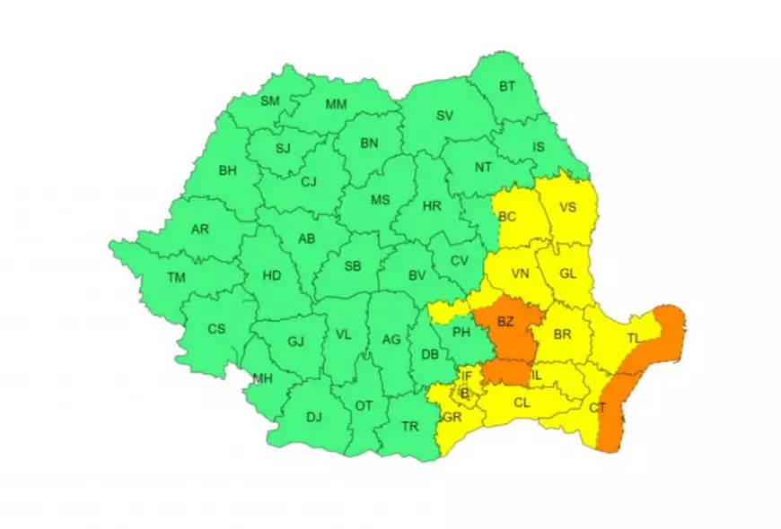 Avertizarea meteo ANM, prelungită. Cod portocaliu și galben de viscol și vânt până vineri