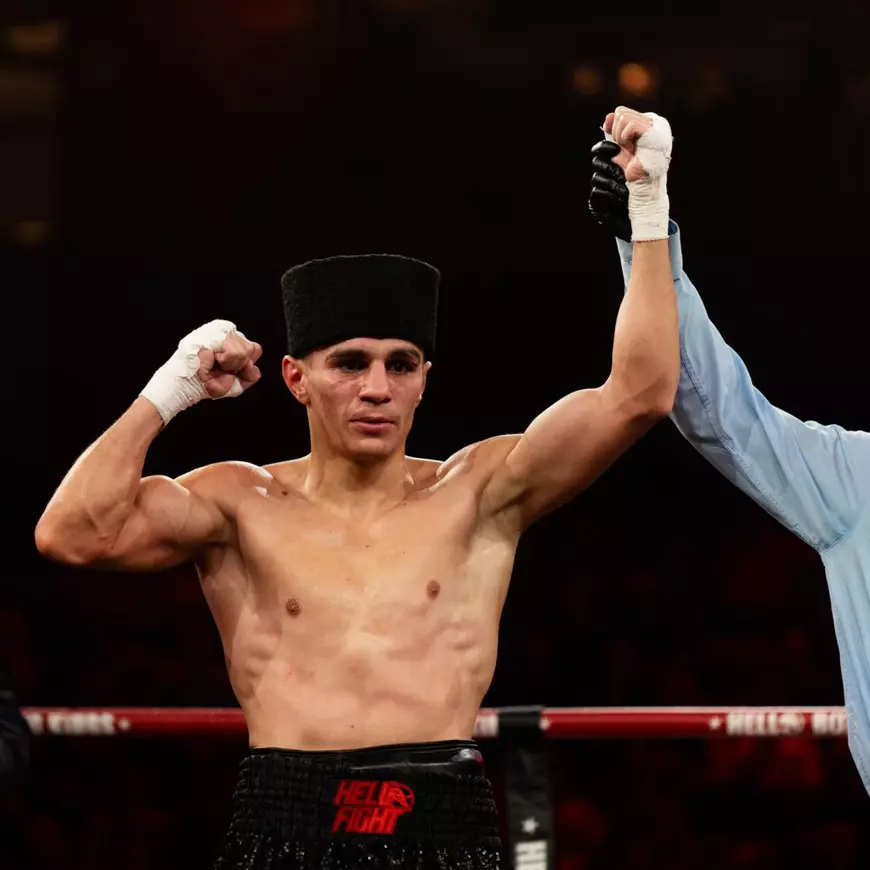 Putere, pasiune și meciuri de legendă: prima semifinală HELL Boxing Kings a strălucit datorită victoriei lui Istenes și loviturilor grele ale lui Adenubi
