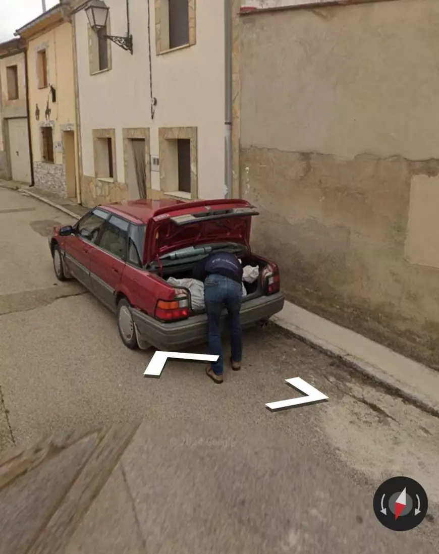 Imaginea surprinsă de mașina Google Street View, în Spania