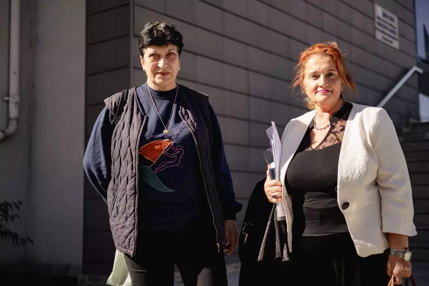 Procesul polițiștilor acuzați că au omorât un bărbat, în Autogara Sud Pitești, aproape de final. Mărturia rudelor: „Un băiat foarte deștept, stâlpul casei, alerga peste tot”