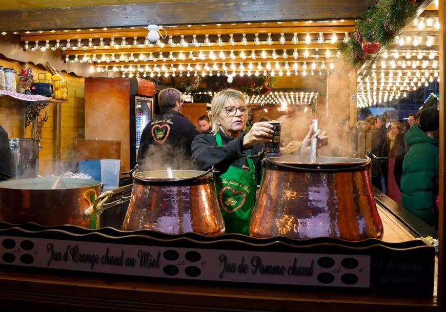 Istoria vinului fiert, băutura festivă preferată care ne încălzește iernile