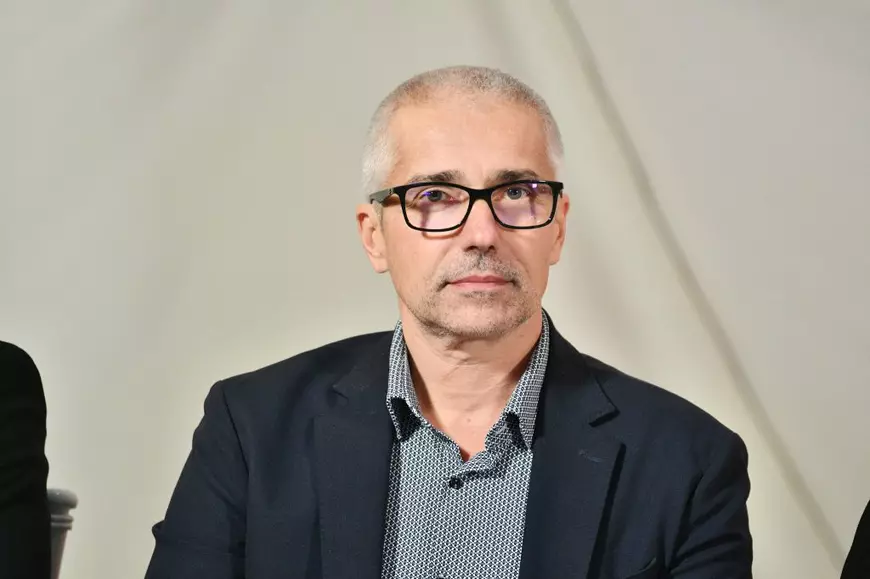 Tensiuni și nedumeriri legate de componența noului guvern: liberalii au luat doar praful de pe tobă. Cum a apărut din neant Radu Marinescu